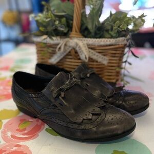 Born Brown Wingtip Tassel Fringe Kiltie Loafers Flats 8 1/2